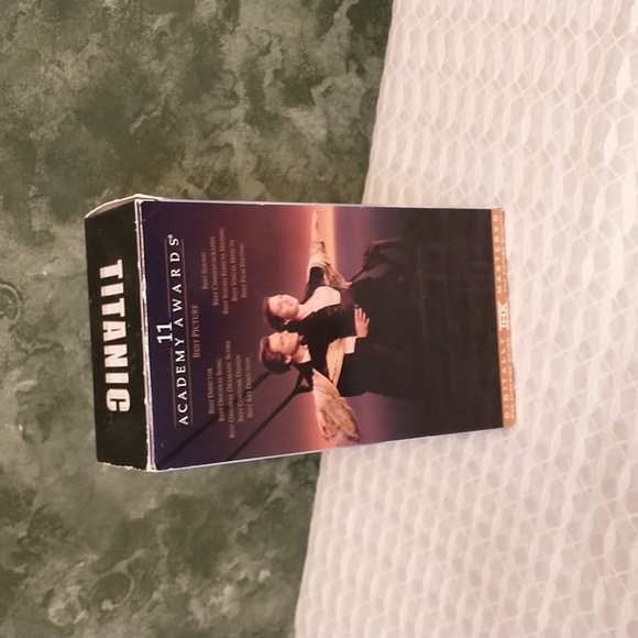 Titanic 2 VHS Tapes Box Set 1998 Leonardo DiCaprio Kate Winslet Best Picture - Picture 3 of 8